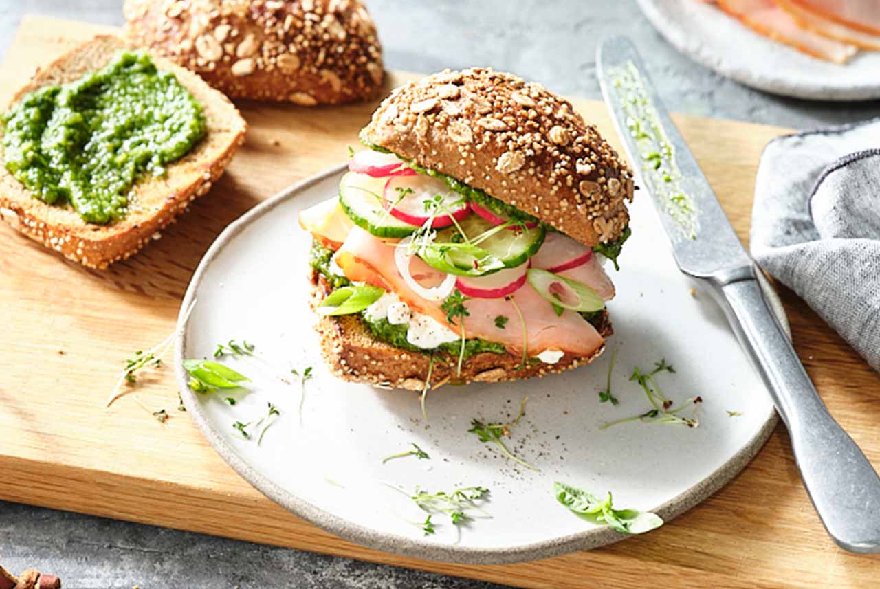 Burger mit Putenrollbraten